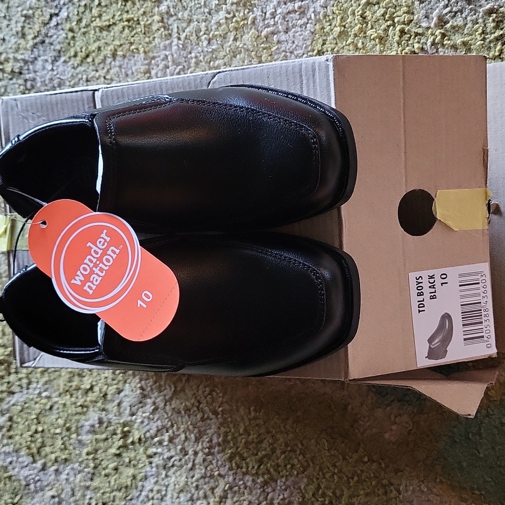 Dress shoes